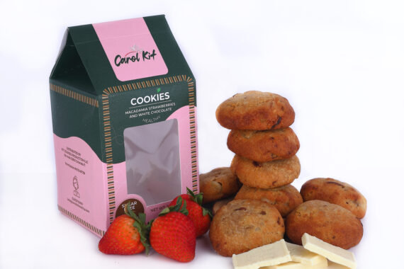 MACADAMIA STRAWBERRIES & WHITE CHOCOLATE COOKIES