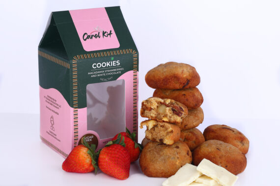 MACADAMIA STRAWBERRIES & WHITE CHOCOLATE COOKIES